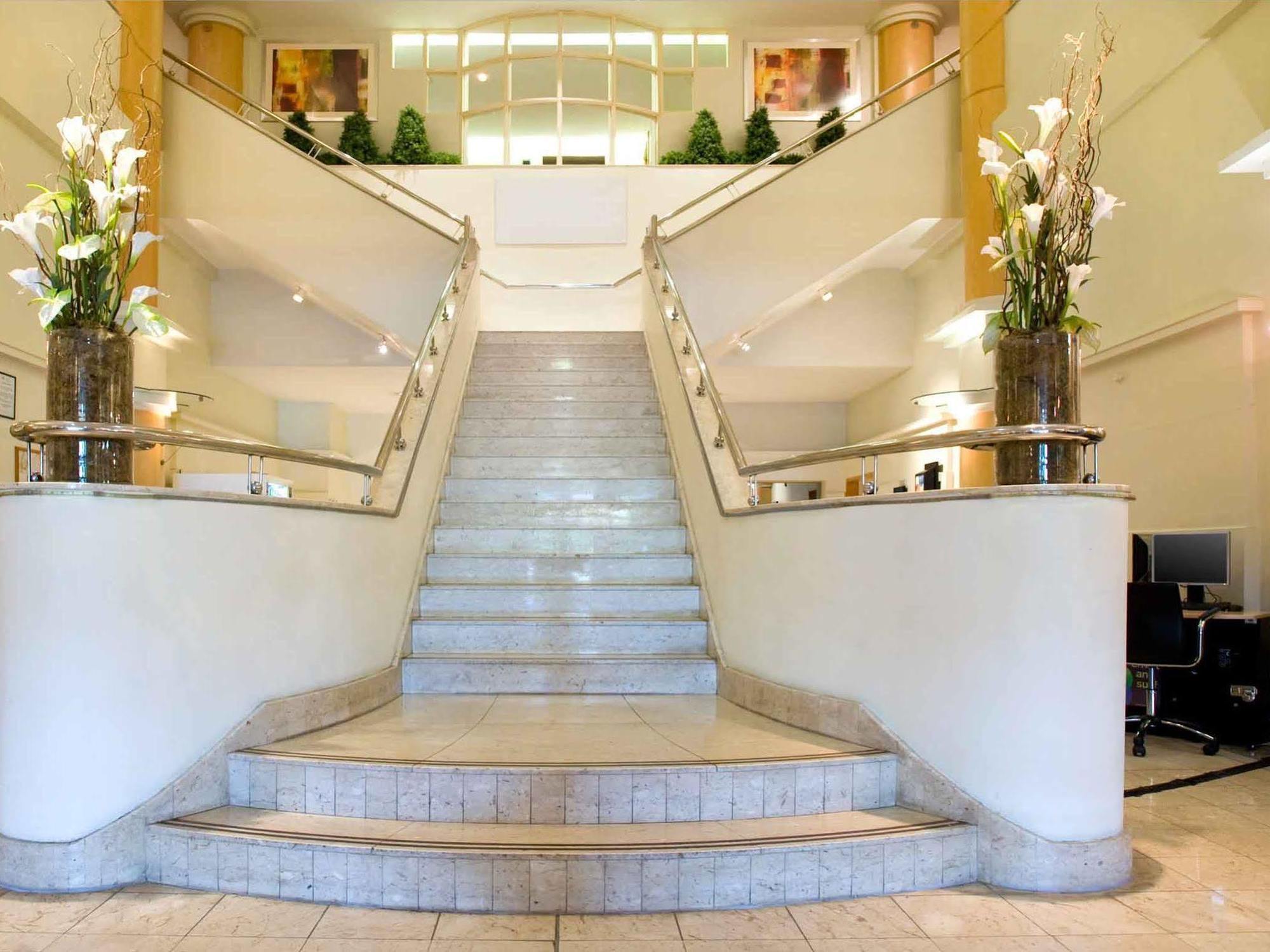 Hotel Sandman Signature London Gatwick 4*