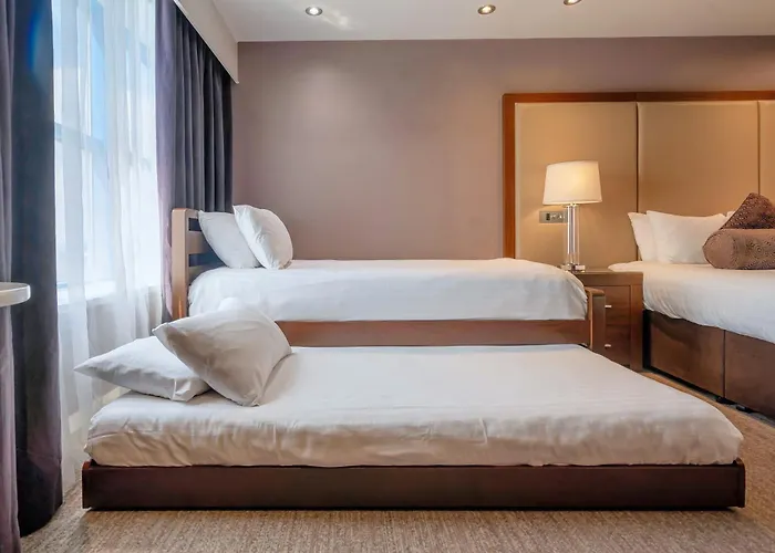 Sandman Signature London Gatwick Hotel