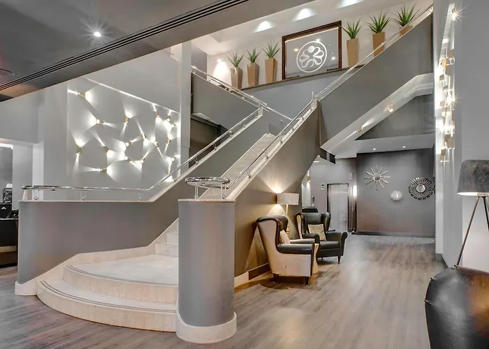 Sandman Signature London Gatwick Hotel