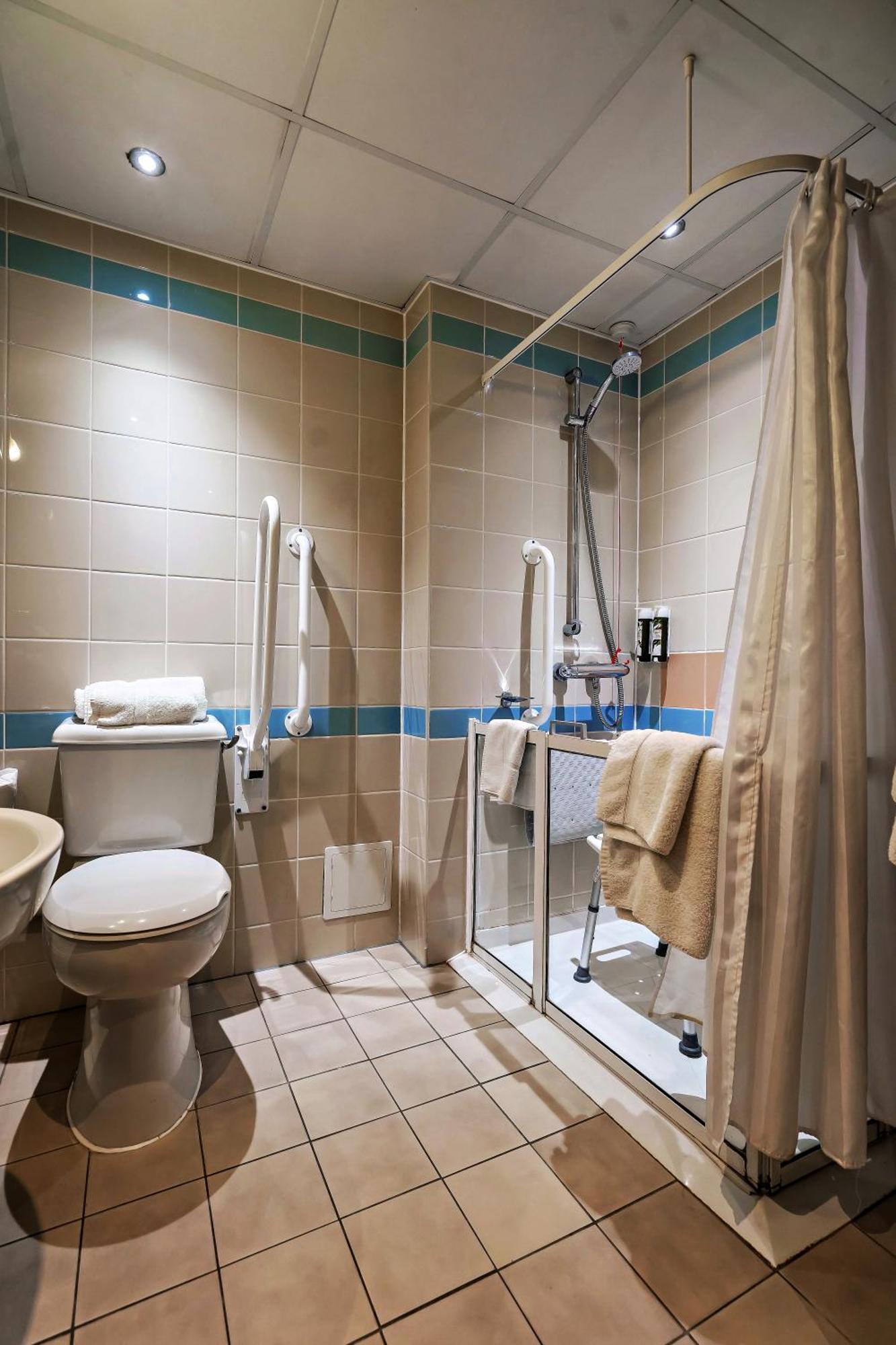 Hotel Sandman Signature London Gatwick 4*
