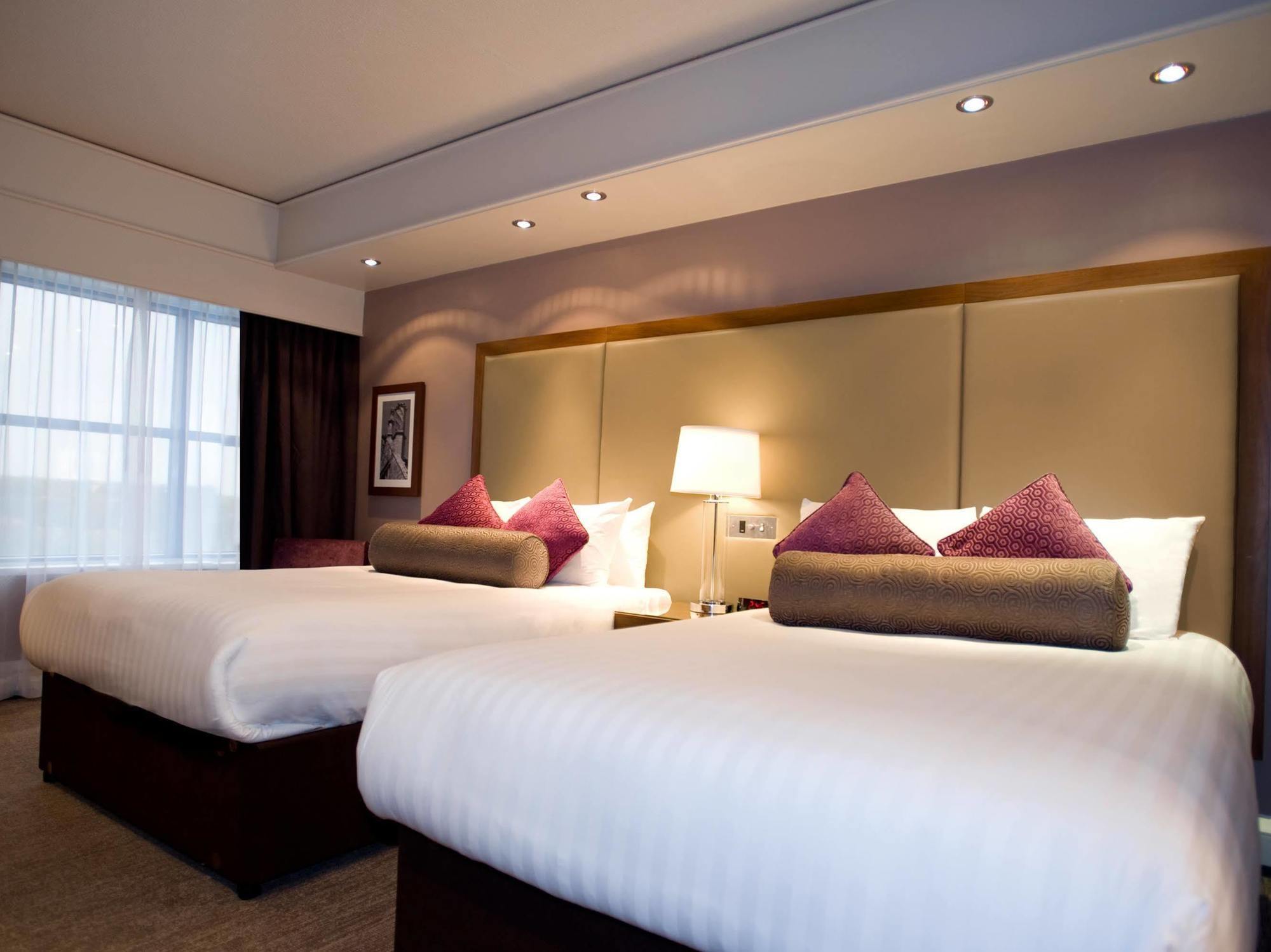 Sandman Signature London Gatwick Hotel